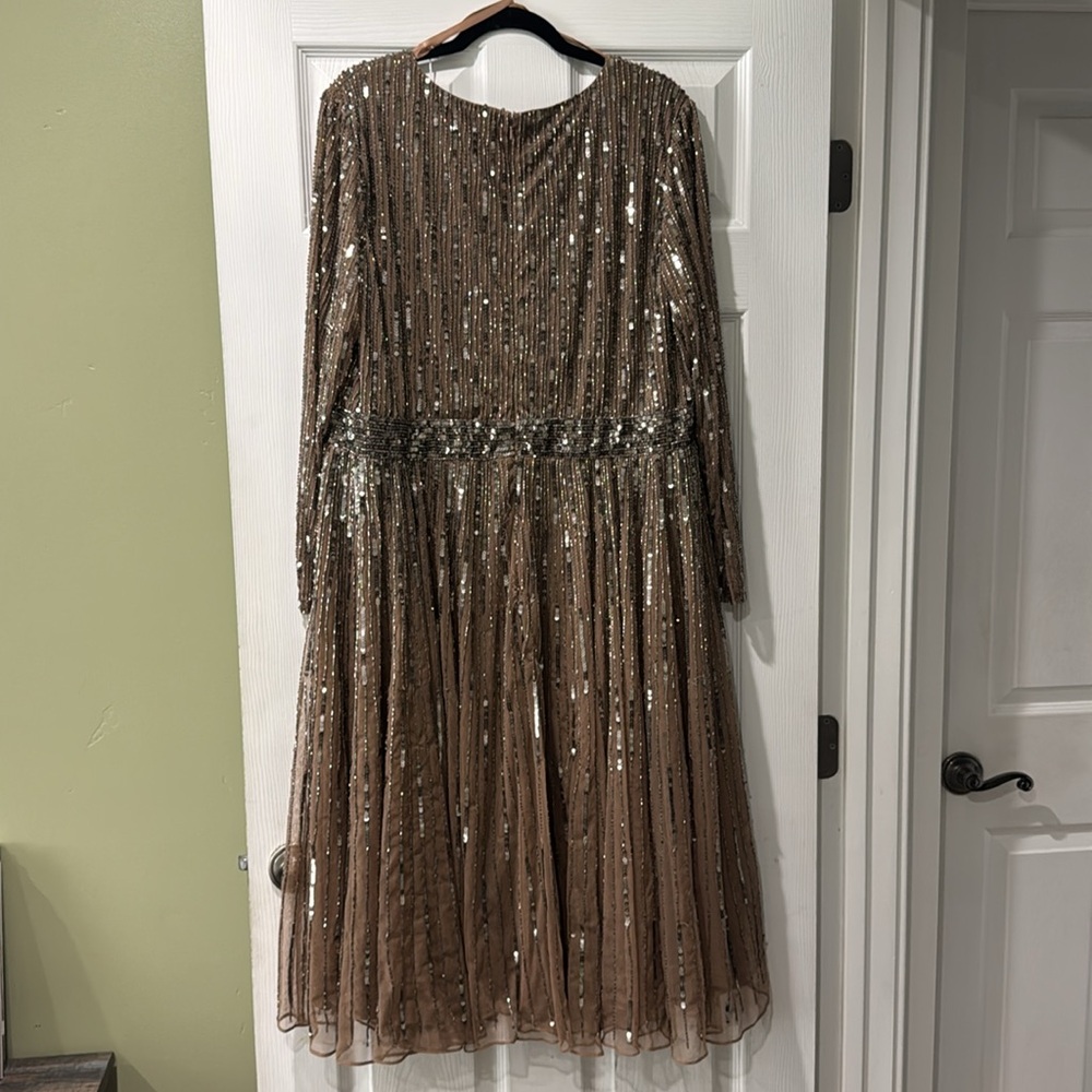 Mac Duggal Midi Dress - Picture 9 of 14